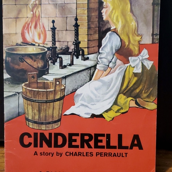 "Cinderella" VERY Vintage Beautiful 1967 Paperback Book Finland Beautiful - Picture 13 of 16
